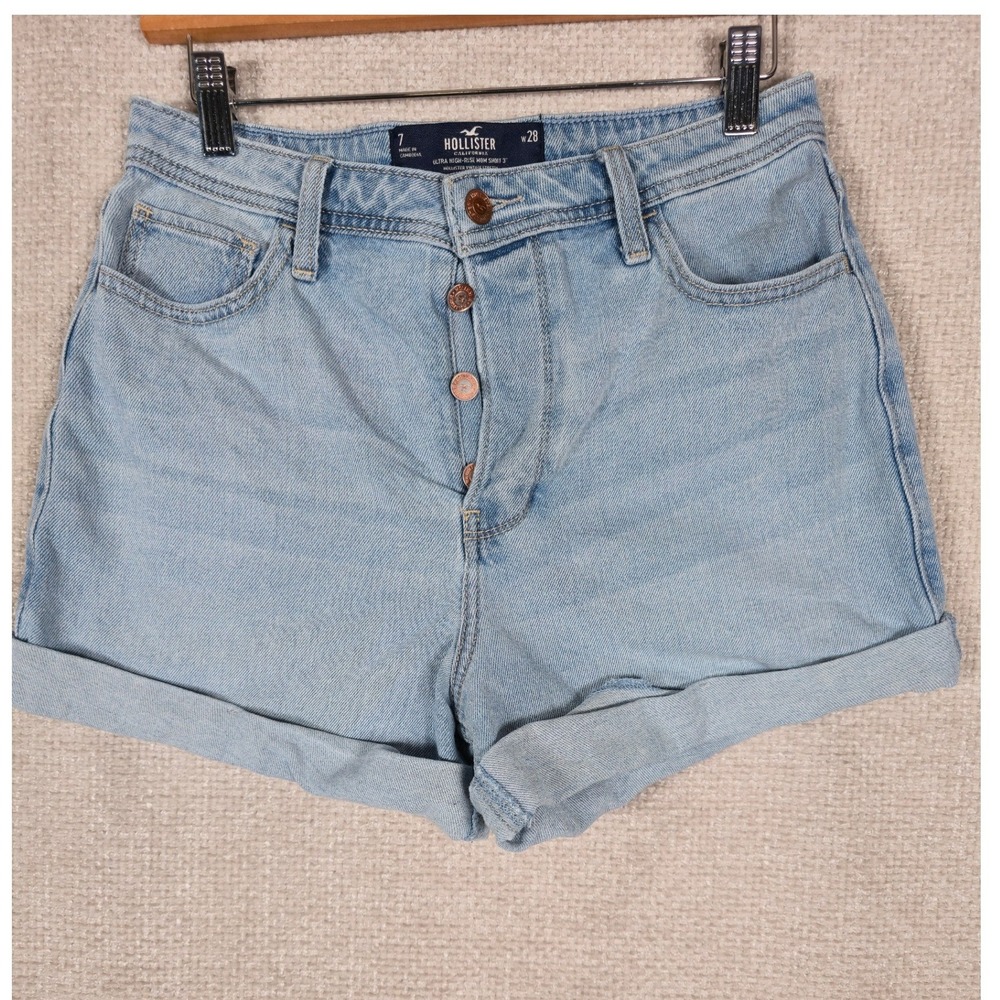 Hollister Ultra High-Rise Mom Shorts Light Wash Button Fly Distressed Size 7 W28